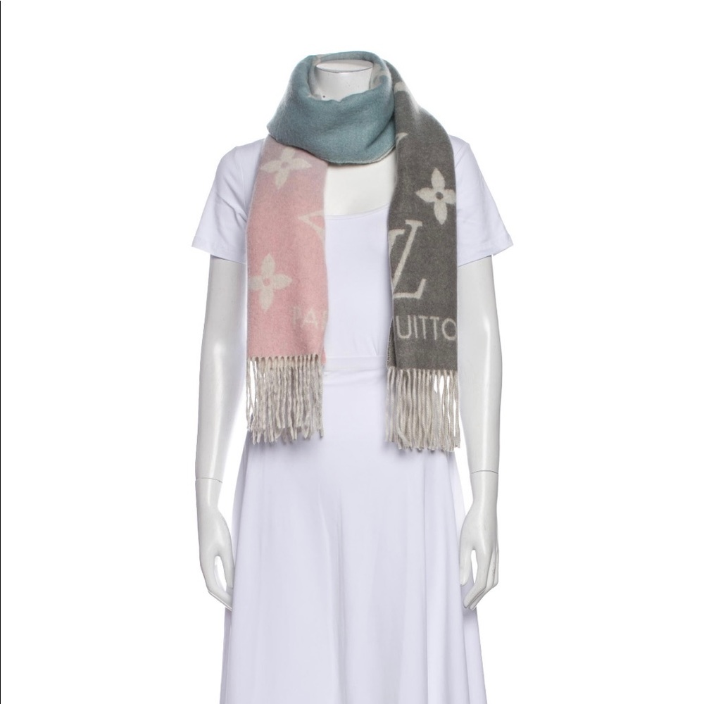 Louis Vuitton Gradient Cashmere Scarf - Picture 3 of 8
